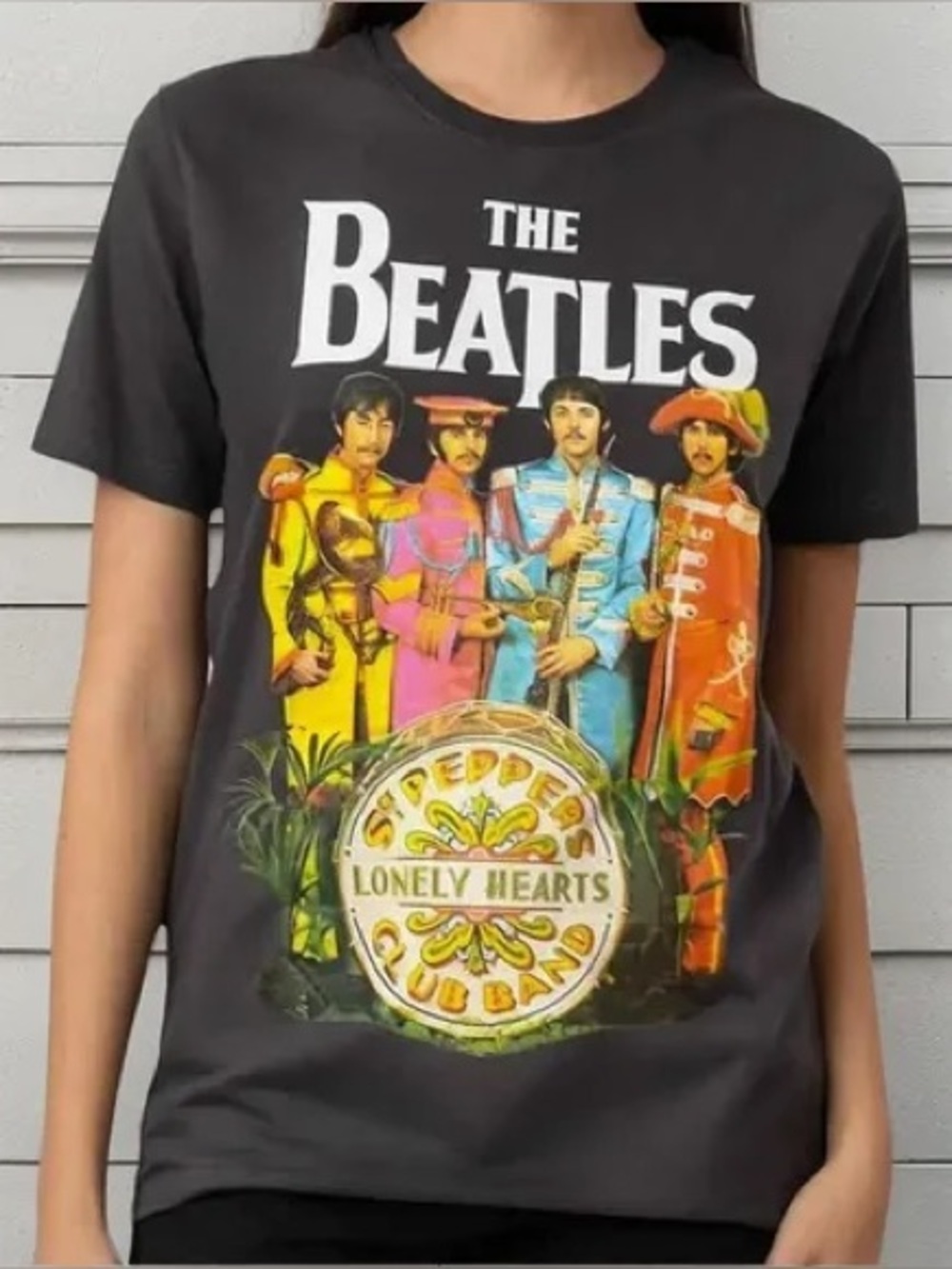 The Beatles Sgt Pepper T-Shirt Gray Graphic Tee Retro Classic Rock 60s Unisex S